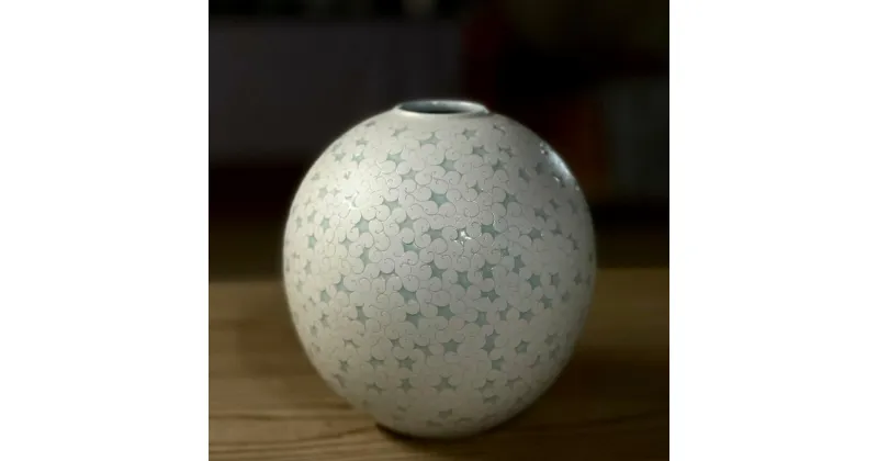 【ふるさと納税】高田焼 白磁釉象嵌壷 陶器 工芸品 花入れ 陶磁器 花器 花瓶 インテリア 九州 熊本県 送料無料