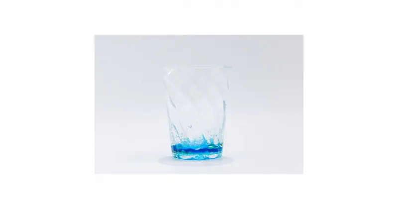 【ふるさと納税】【RYUKYU GLASS WORKS 海風】オキナワオーシャン　モールタンブラー ☆琉球ガラス 読谷村 コップ 夏 ガラス工房 GALA青い海 彩り うちなーすぐりむん 清涼感 地場産品 手作り 人気商品 沖縄 プレゼントに 涼しさ演出 お祝いに オススメ 伝統工芸品